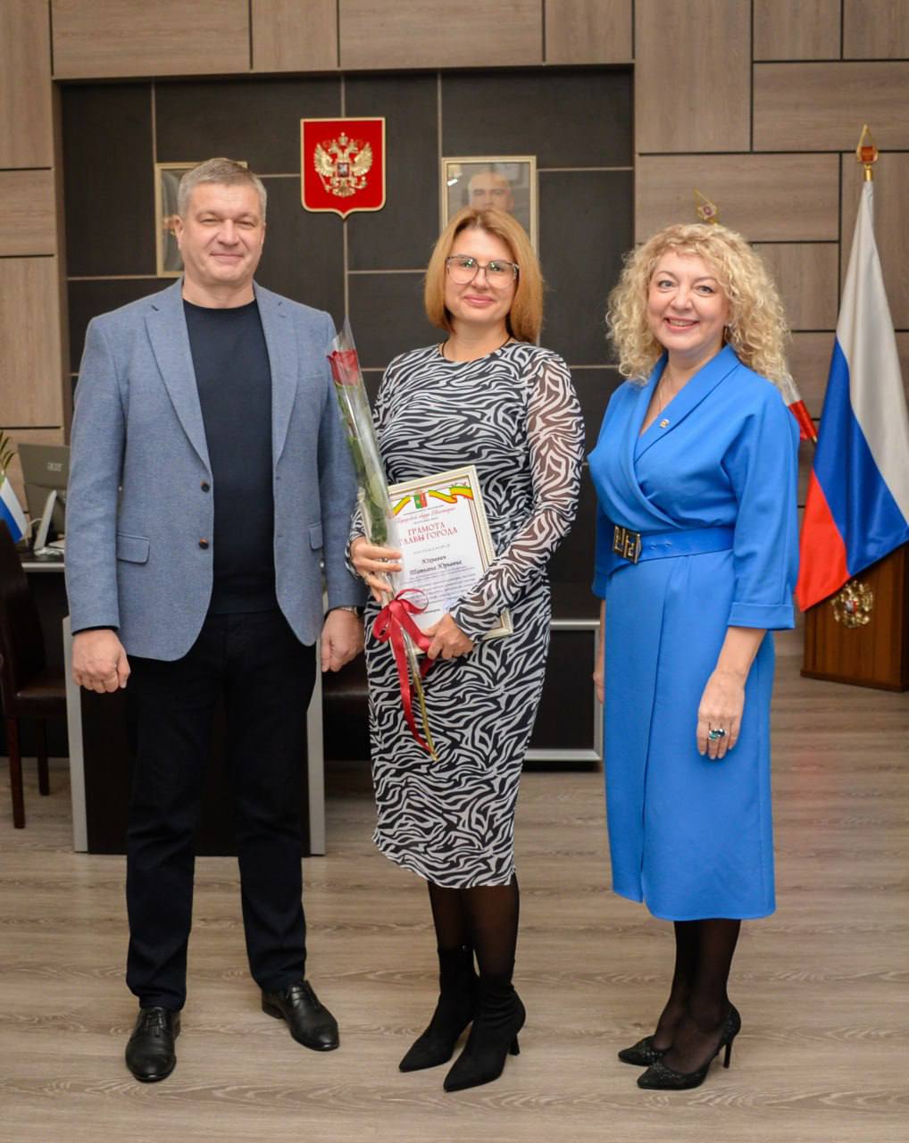 Александр Юрьев: Сегодня рабочий день начался с поздравления с Днём юриста людей, которые защищают интересы граждан и играют ключевую роль в укреплении правового статуса нашего государства Александр Юрьев: Сегодня рабочий день начался с поздравления с Днём юриста людей, которые защищают интересы граждан и играют ключевую роль в укреплении правового статуса нашего государства