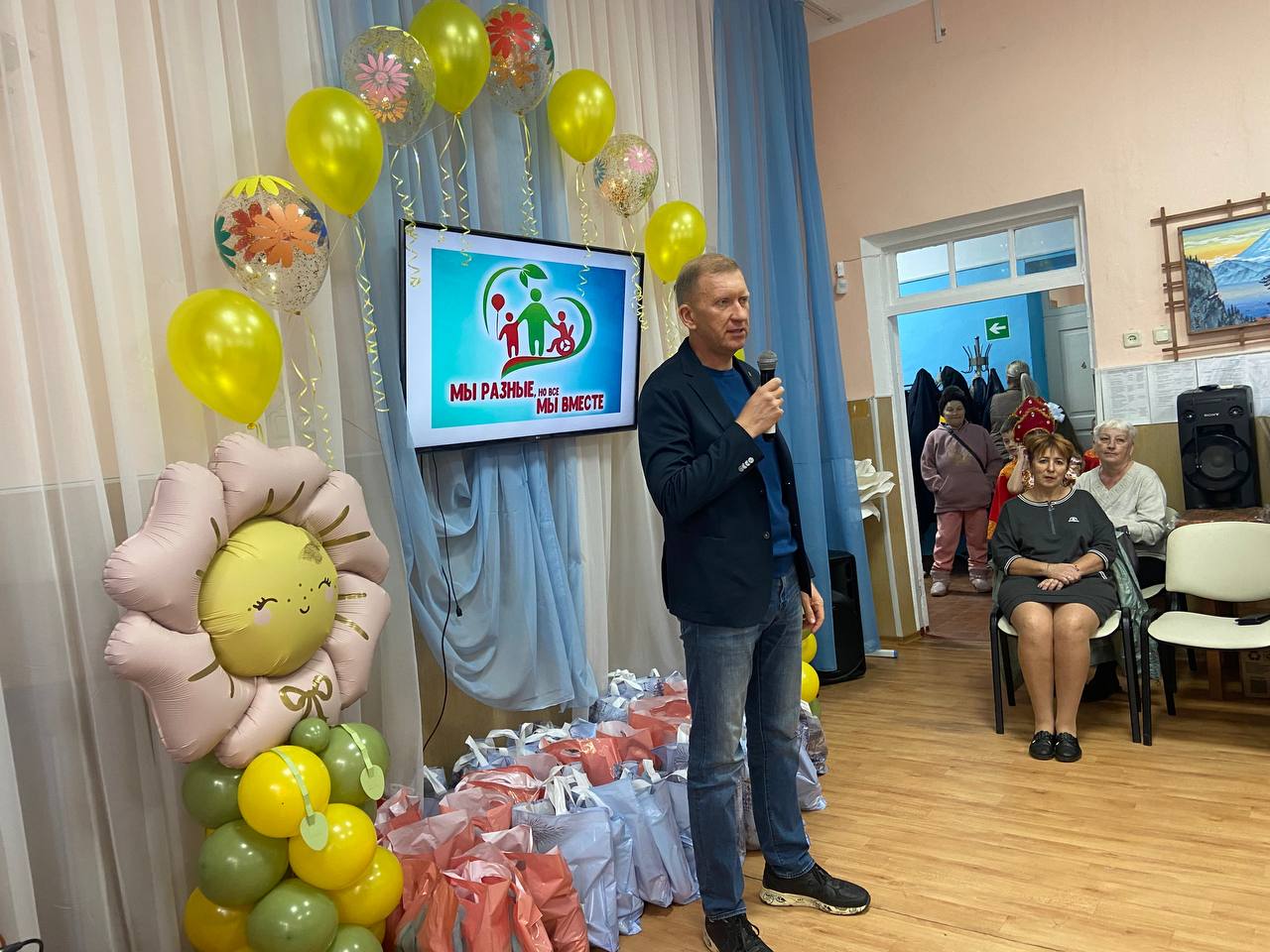 В Джанкое чествовали людей с ограниченными возможностями здоровья В Джанкое чествовали людей с ограниченными возможностями здоровья