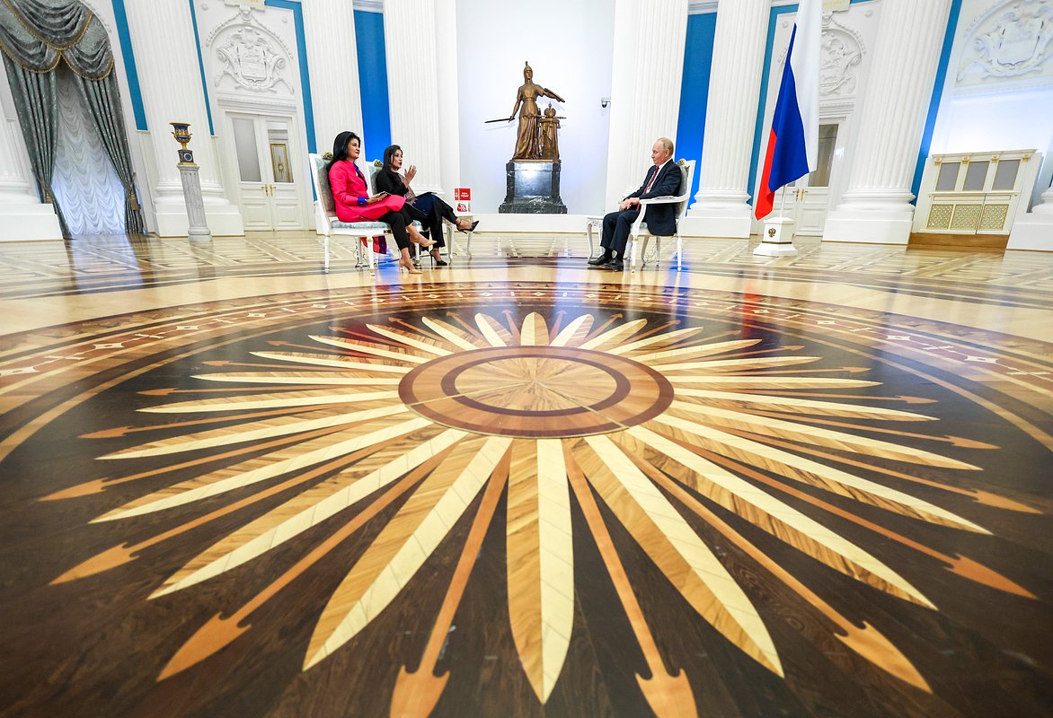 Путин рассмеялся на вопрос о Крыме и заявил, что Россия не аннексировала его Путин рассмеялся на вопрос о Крыме и заявил, что Россия не аннексировала его