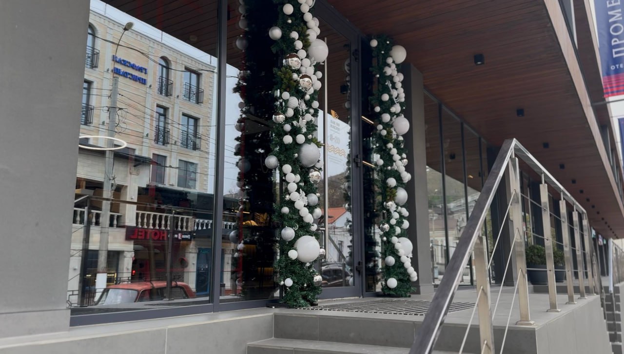 Олег Каторгин: В Керчи активно продолжается подготовка к Новому году Олег Каторгин: В Керчи активно продолжается подготовка к Новому году