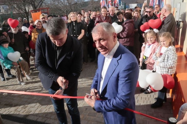 Владимир Константинов посетил промышленные предприятия Симферополя Владимир Константинов посетил промышленные предприятия Симферополя