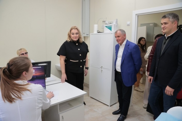 Владимир Константинов посетил промышленные предприятия Симферополя Владимир Константинов посетил промышленные предприятия Симферополя