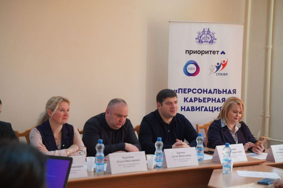 Анушаван Агаджанян встретился со студентами в рамках проекта «Кадры. Крым»