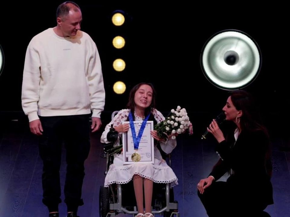 Севастопольская вокалистка победила в IX инклюзивном конкурсе искусств "Особые таланты-2025" в Москве