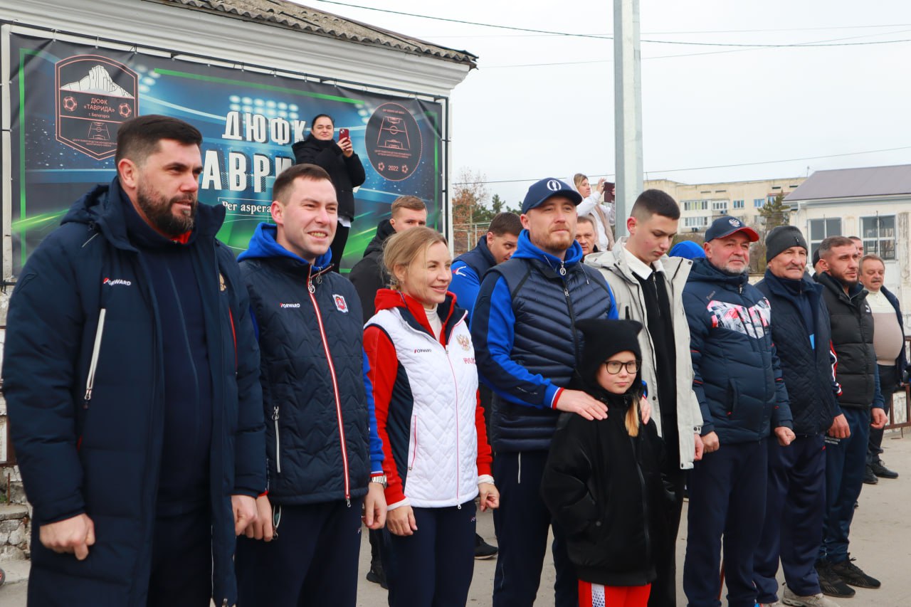 Дмитрий Чумаков: Сегодняшнее утро в Белогорске прошло по-спортивному — на стадионе «Юность» министр спорта Республики Крым Ольга Торубарова совместно с ветераном боевых действий, участником кадрового проекта «Герои Крыма»...