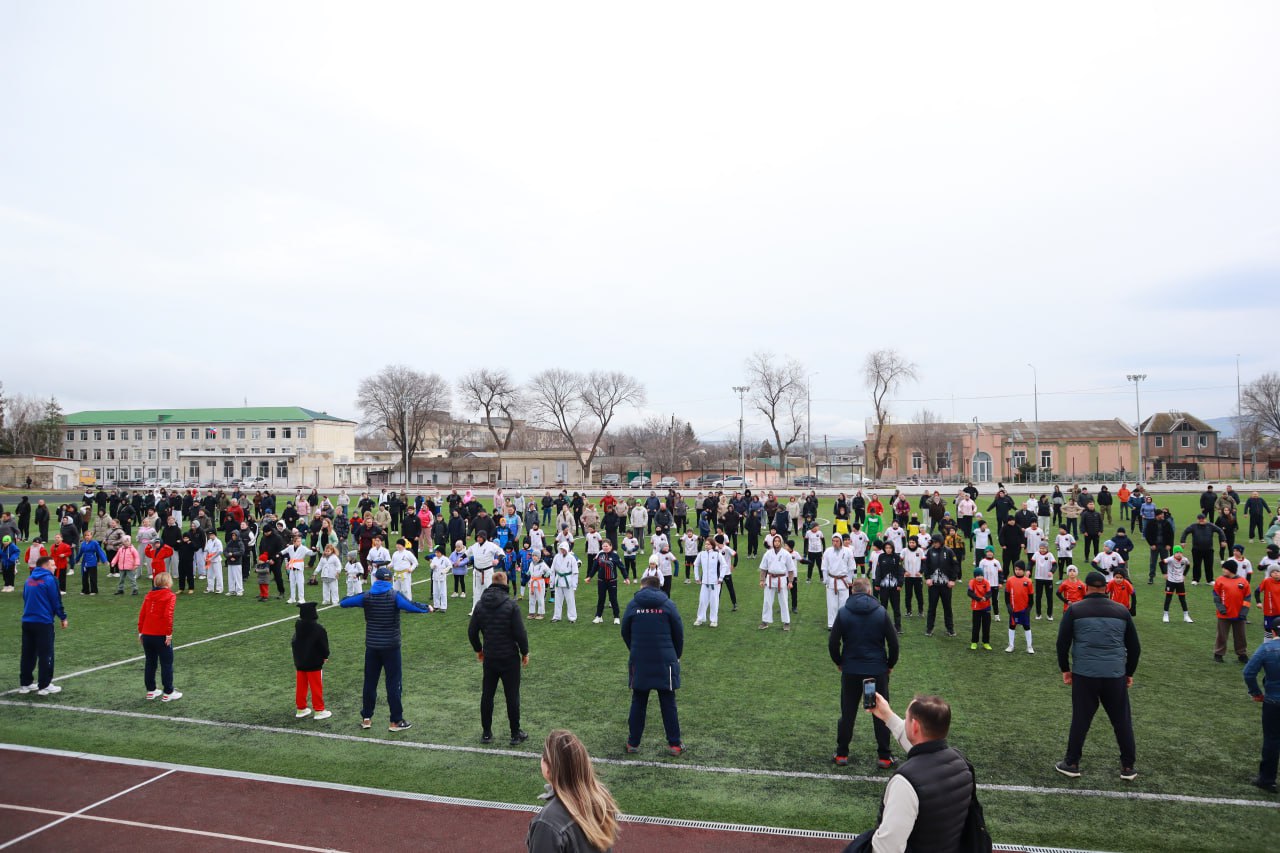 Дмитрий Чумаков: Сегодняшнее утро в Белогорске прошло по-спортивному — на стадионе «Юность» министр спорта Республики Крым Ольга Торубарова совместно с ветераном боевых действий, участником кадрового проекта «Герои Крыма»... Дмитрий Чумаков: Сегодняшнее утро в Белогорске прошло по-спортивному — на стадионе «Юность» министр спорта Республики Крым Ольга Торубарова совместно с ветераном боевых действий, участником кадрового проекта «Герои Крыма»...