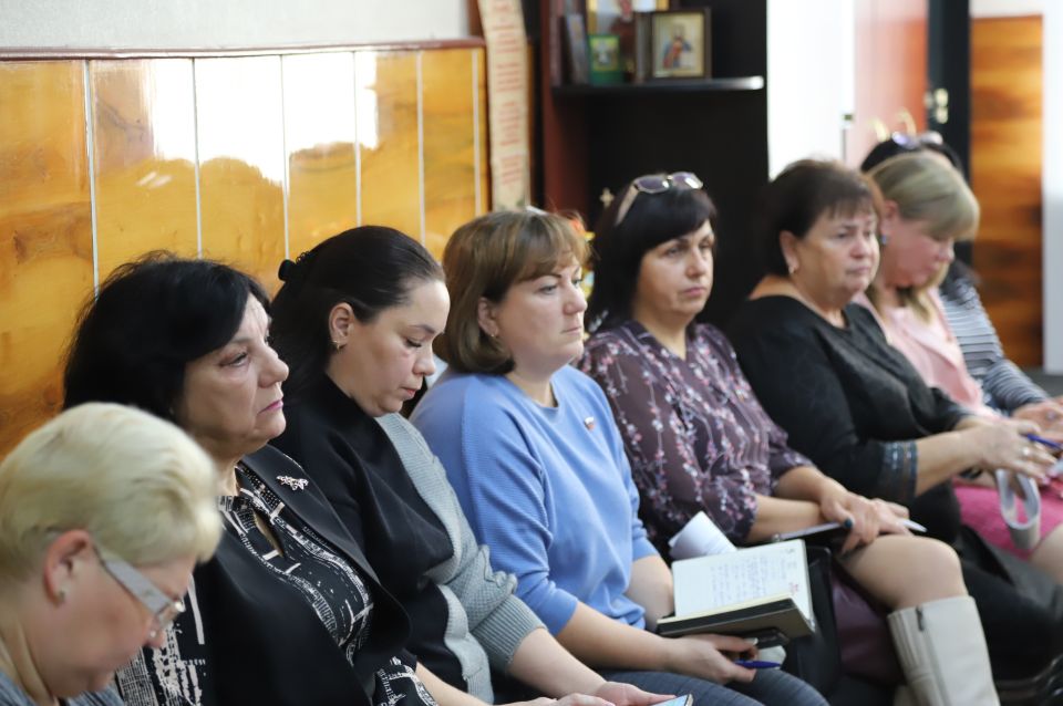 На аппаратном совещании напомнили главам о необходимости приведения в соответствие сельскохозяйственных ярмарок и содержания рекламных конструкций На аппаратном совещании напомнили главам о необходимости приведения в соответствие сельскохозяйственных ярмарок и содержания рекламных конструкций