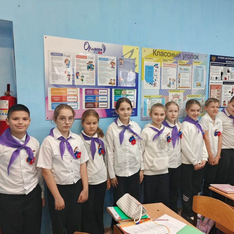 Давайте вместе о героях вспомним! Давайте вместе о героях вспомним!