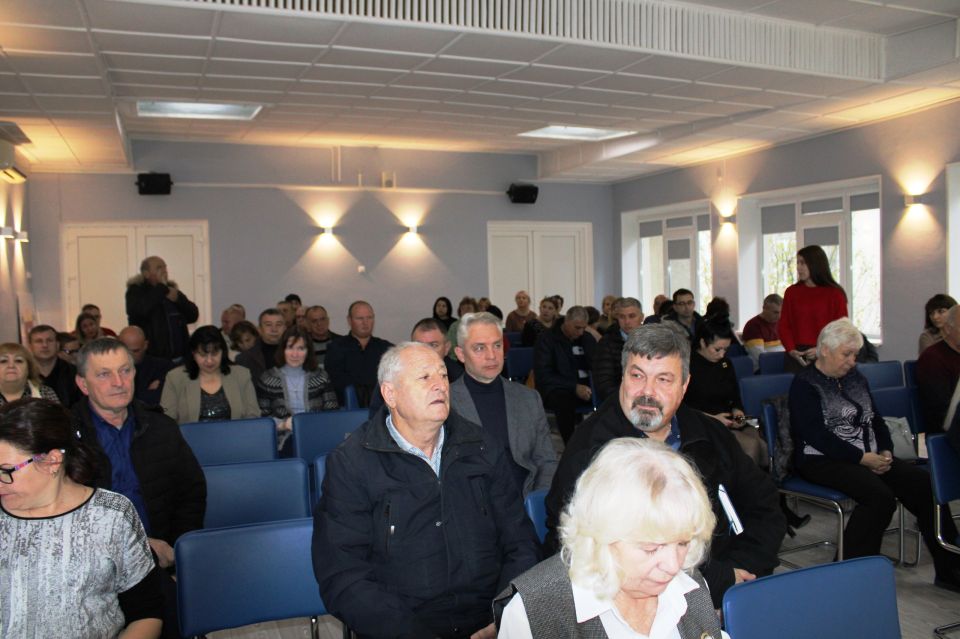 Глава администрации района Игорь Крутьков совместно с председателем районного совета Викторией Заботиной и заместителями главы администрации Еленой Рудюк, Алексеем Цюпило и Аметом Абильваповым провел еженедельное аппаратное... Глава администрации района Игорь Крутьков совместно с председателем районного совета Викторией Заботиной и заместителями главы администрации Еленой Рудюк, Алексеем Цюпило и Аметом Абильваповым провел еженедельное аппаратное...