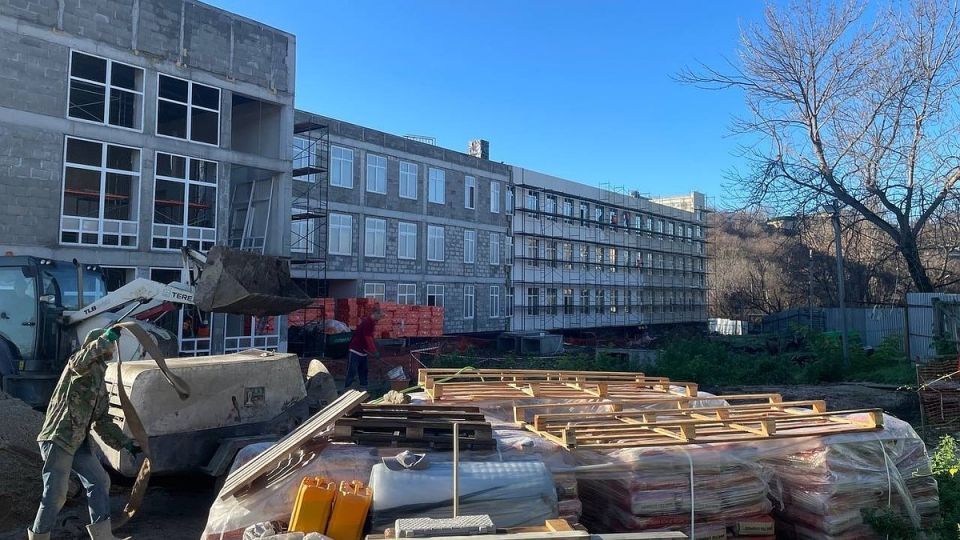 Подрядчик задерживает строительство школы в симферопольском микрорайоне Луговое