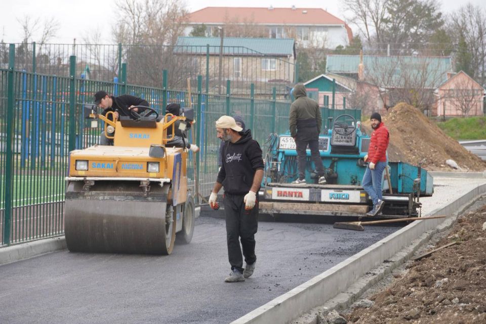 Дмитрий Чумаков: Вчера вместе с Ольгой Торубаровой посетили строящийся Физкультурно-оздоровительный комплекс (ФОК) в пгт Зуя Зуйского сельского поселения Дмитрий Чумаков: Вчера вместе с Ольгой Торубаровой посетили строящийся Физкультурно-оздоровительный комплекс (ФОК) в пгт Зуя Зуйского сельского поселения