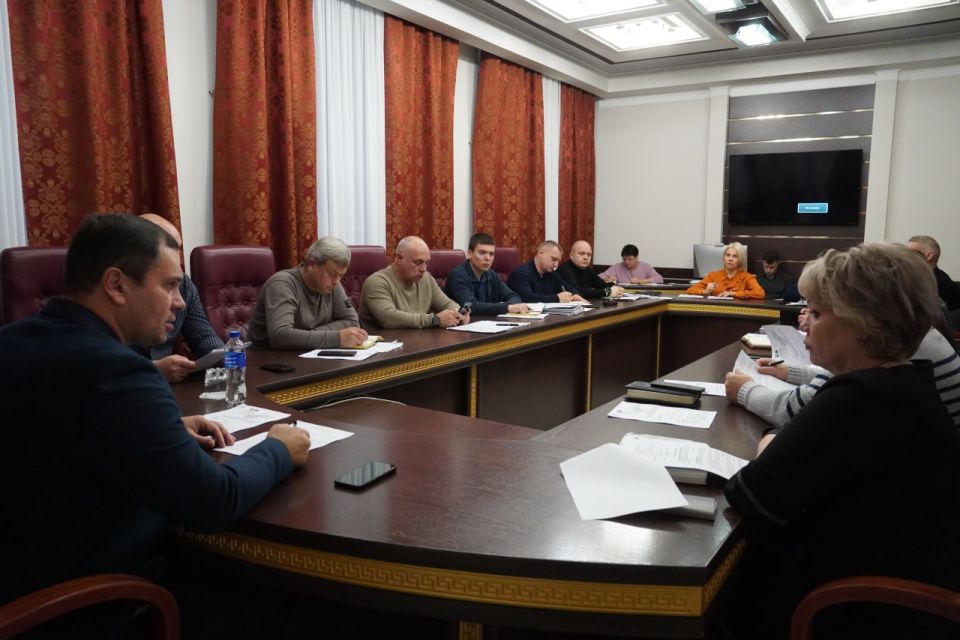Олег Каторгин: Провел аппаратное совещание с заместителями, руководителями структурных подразделений администрации, на котором уделили внимание исполнительской дисциплине, выполнению протокольных поручений, определили задачи... Олег Каторгин: Провел аппаратное совещание с заместителями, руководителями структурных подразделений администрации, на котором уделили внимание исполнительской дисциплине, выполнению протокольных поручений, определили задачи...
