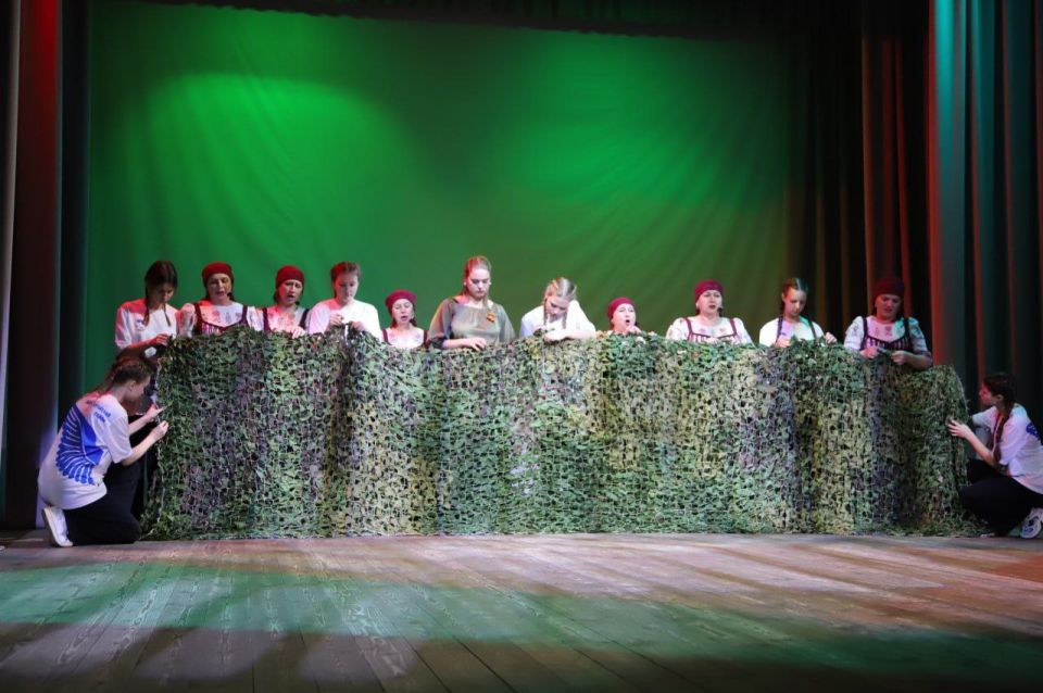 В Бахчисарайском районном Доме культуры состоялась концертная программа ART проекта «ZOV Родины» В Бахчисарайском районном Доме культуры состоялась концертная программа ART проекта «ZOV Родины»