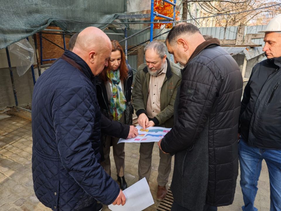 Михаил Назаров: В Симферополе продолжаются работы по реставрации объекта культурного наследия «Здание Симферопольской городской Думы и управы» (Филармония) по адресу: г.Симферополь, ул. Пушкина, 3». Совместно с министром... Михаил Назаров: В Симферополе продолжаются работы по реставрации объекта культурного наследия «Здание Симферопольской городской Думы и управы» (Филармония) по адресу: г.Симферополь, ул. Пушкина, 3». Совместно с министром...