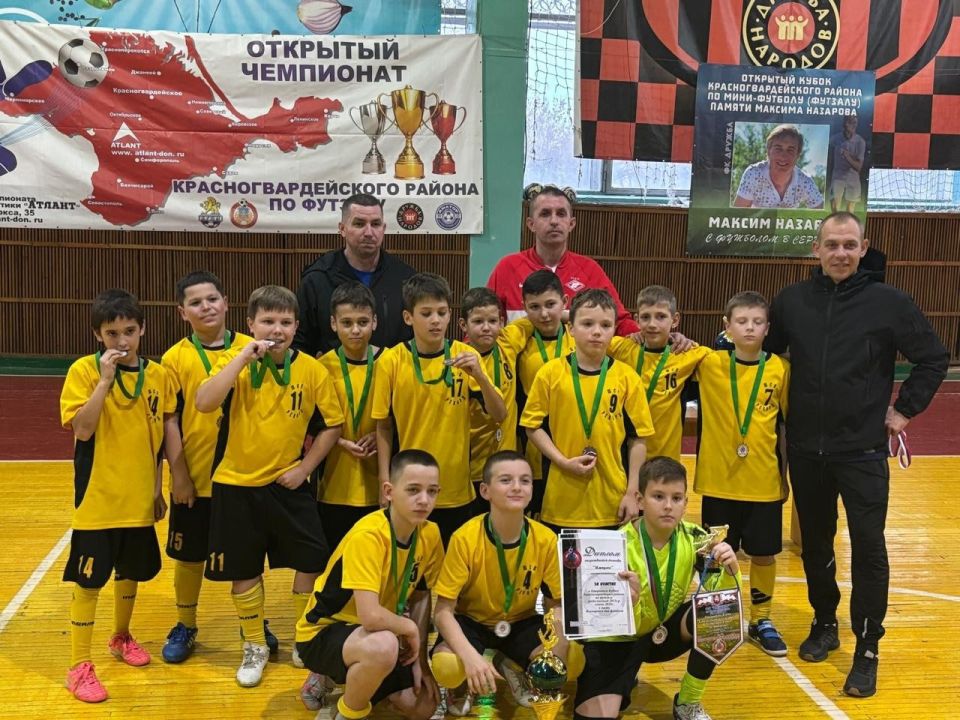 Подведены итоги открытого чемпионата Красногвардейского района по футболу среди юных дарований 2010-2012 и 2015-2016 годов рождения! Подведены итоги открытого чемпионата Красногвардейского района по футболу среди юных дарований 2010-2012 и 2015-2016 годов рождения!