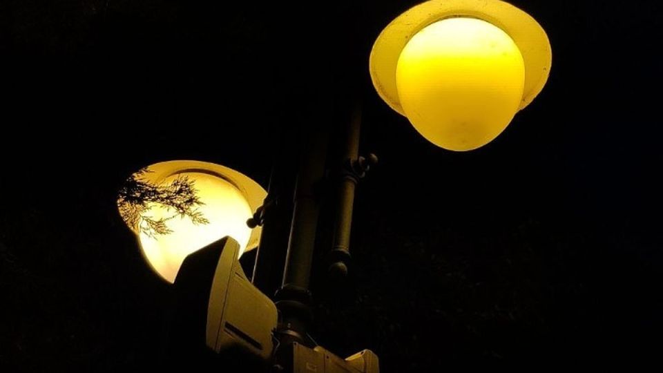 Максимова дача частично останется без электричества: в Симферополе, Евпатории, Алуште, Ялте, Керчи, Феодосии и Севастополе отключат свет 9 декабря