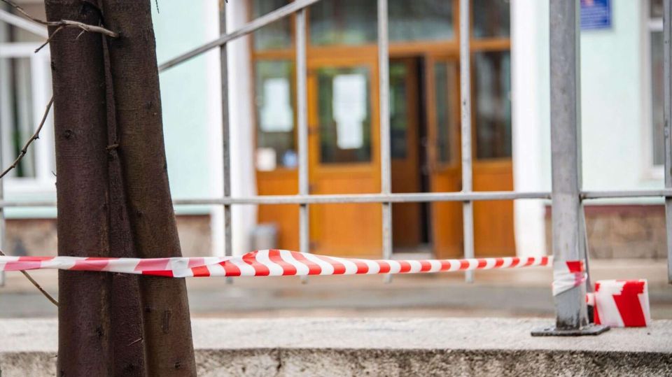 В Севастополе нашли "заминировавшего" школу подростка