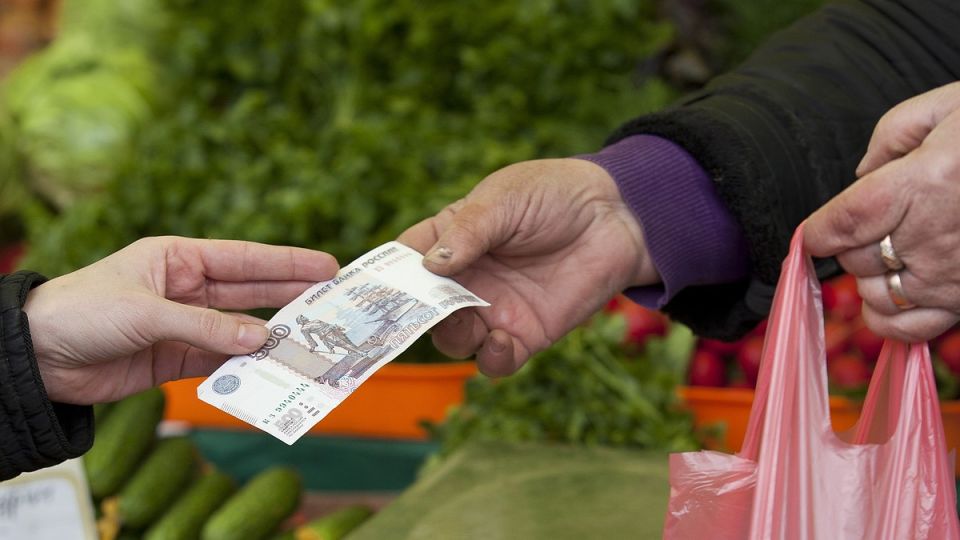 На нелегальных торговцев в Симферополе составили свыше двух тысяч протоколов