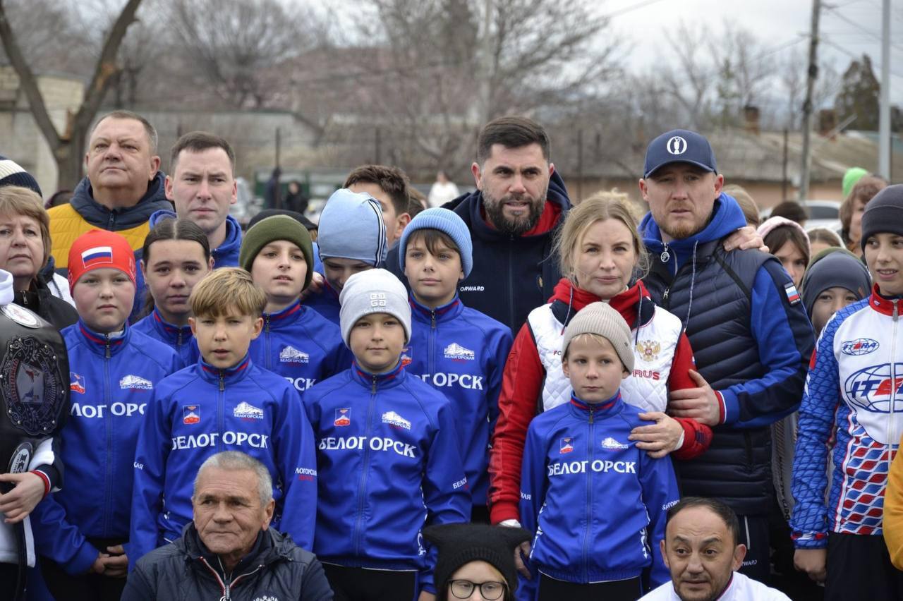 Шериф Османов: Воскресное утро мы провели на стадионе в городе Белогорск Шериф Османов: Воскресное утро мы провели на стадионе в городе Белогорск