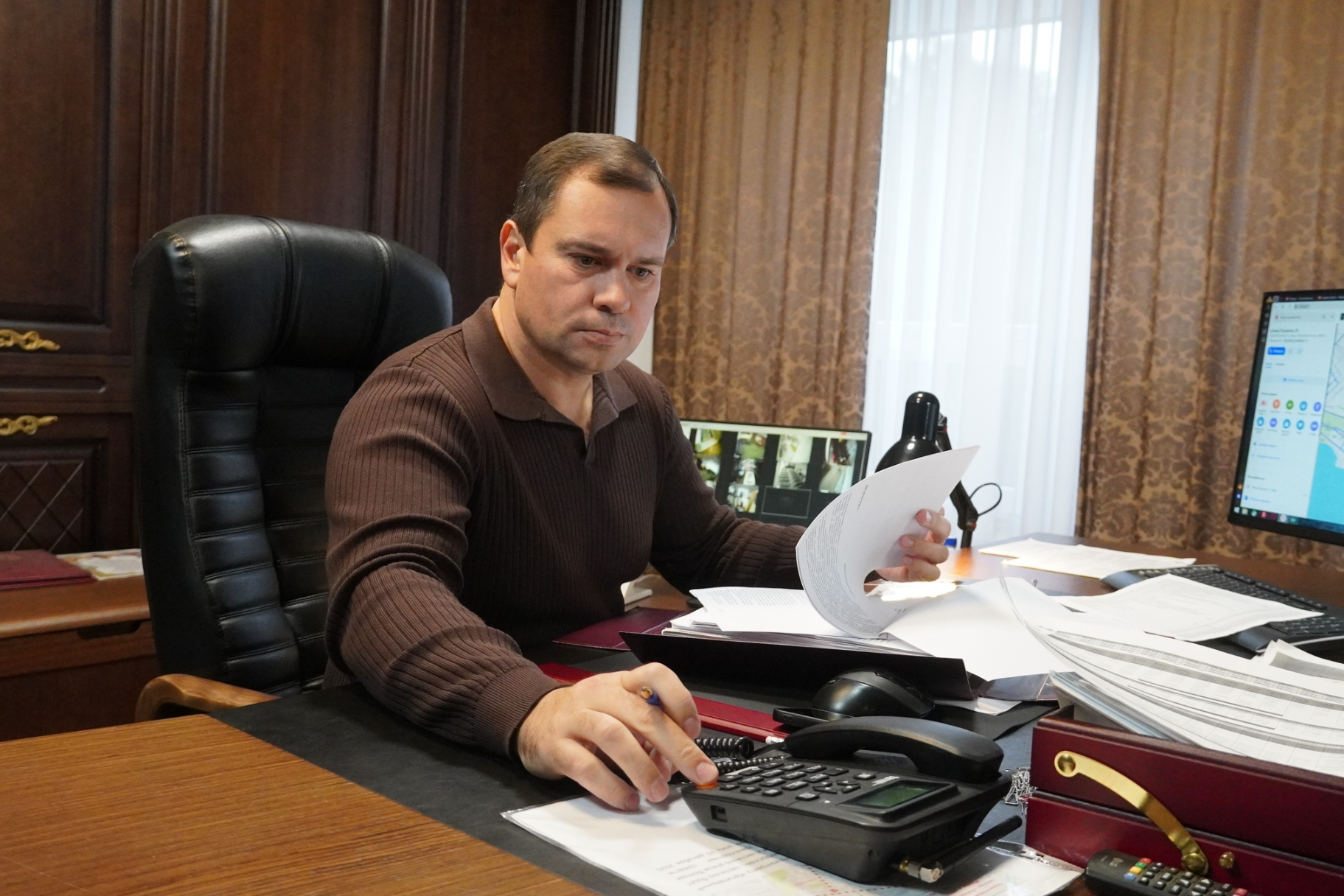 Олег Каторгин провел прием граждан в режиме телефонной линии