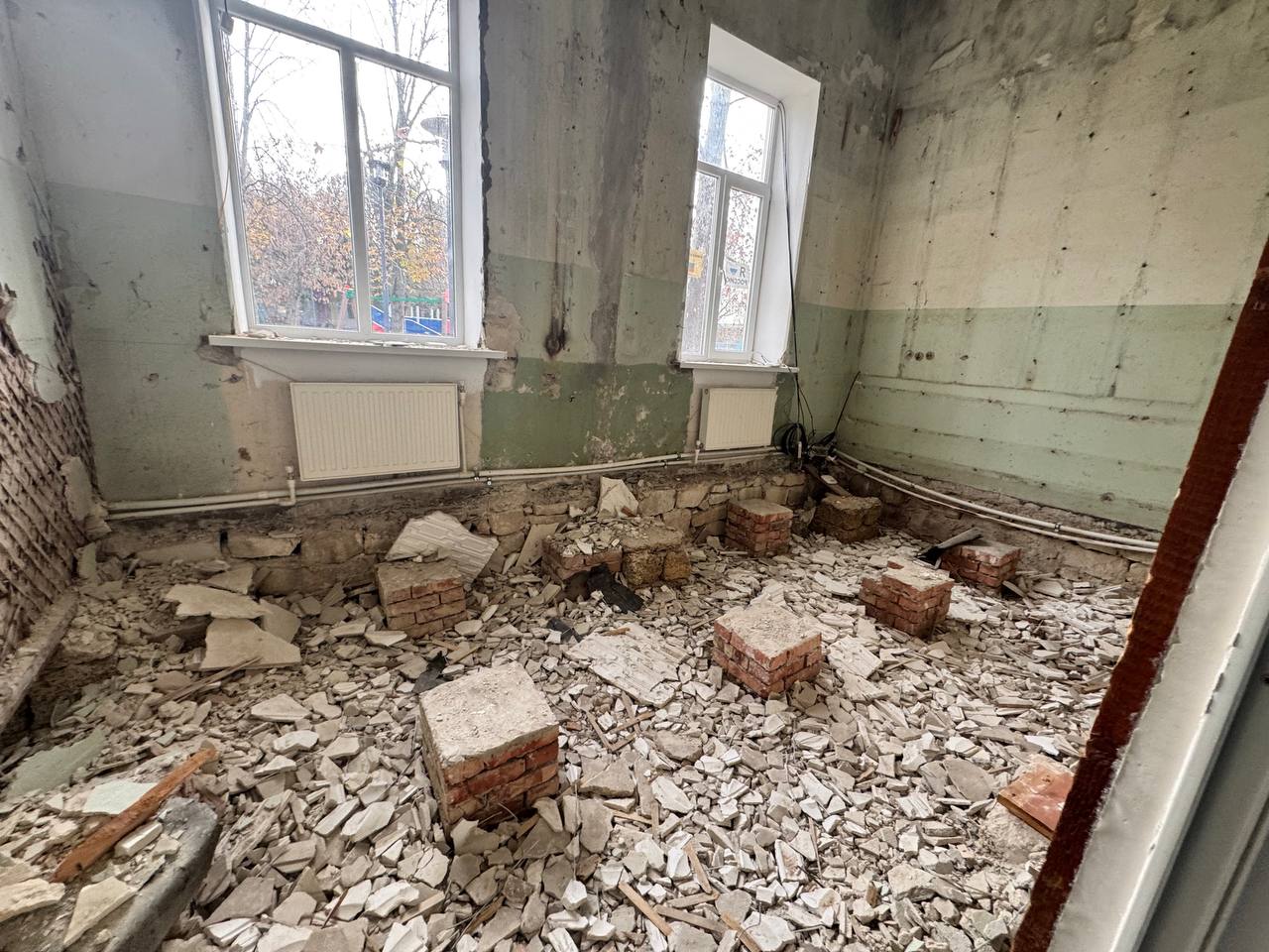 По поручению Главы Республики Крым Сергея Аксёнова, в селе Угловое Бахчисарайского района проводится капитальный ремонт Дома культуры По поручению Главы Республики Крым Сергея Аксёнова, в селе Угловое Бахчисарайского района проводится капитальный ремонт Дома культуры