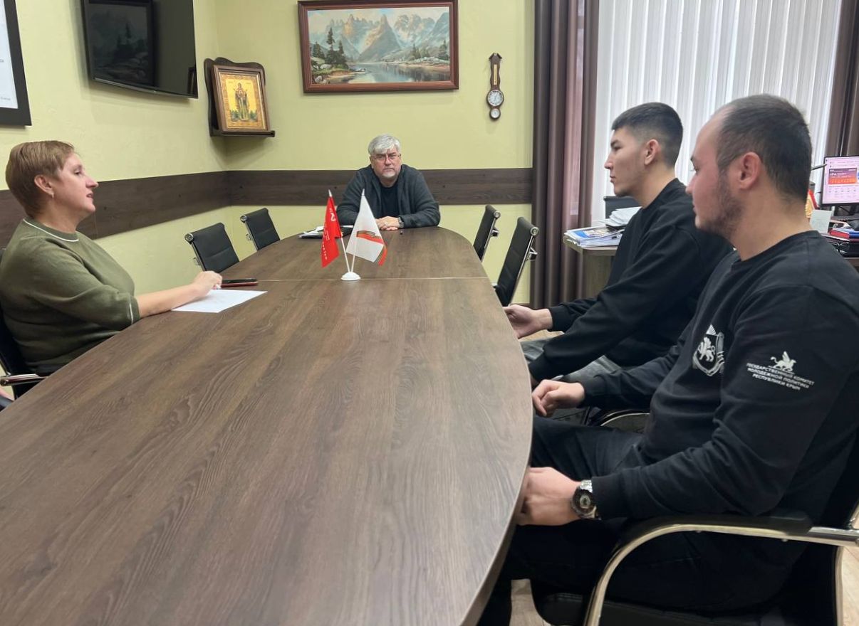 Игорь Ивин: Провёл встречу с тренером Федерации смешанных боевых единоборств (ММА) Республики Крым, на которой были рассмотрены вопросы развития данного вида спорта в городе Игорь Ивин: Провёл встречу с тренером Федерации смешанных боевых единоборств (ММА) Республики Крым, на которой были рассмотрены вопросы развития данного вида спорта в городе