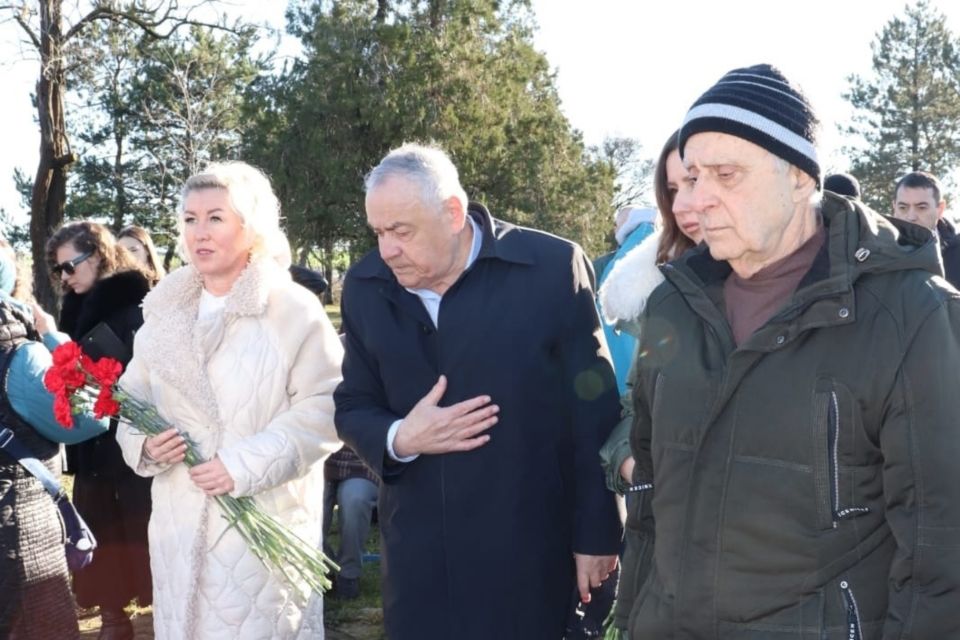 � ���������� ���� ������ �������� �����������, ������������ �� ��� ������ ��������� � ������ ����� � ����� �������