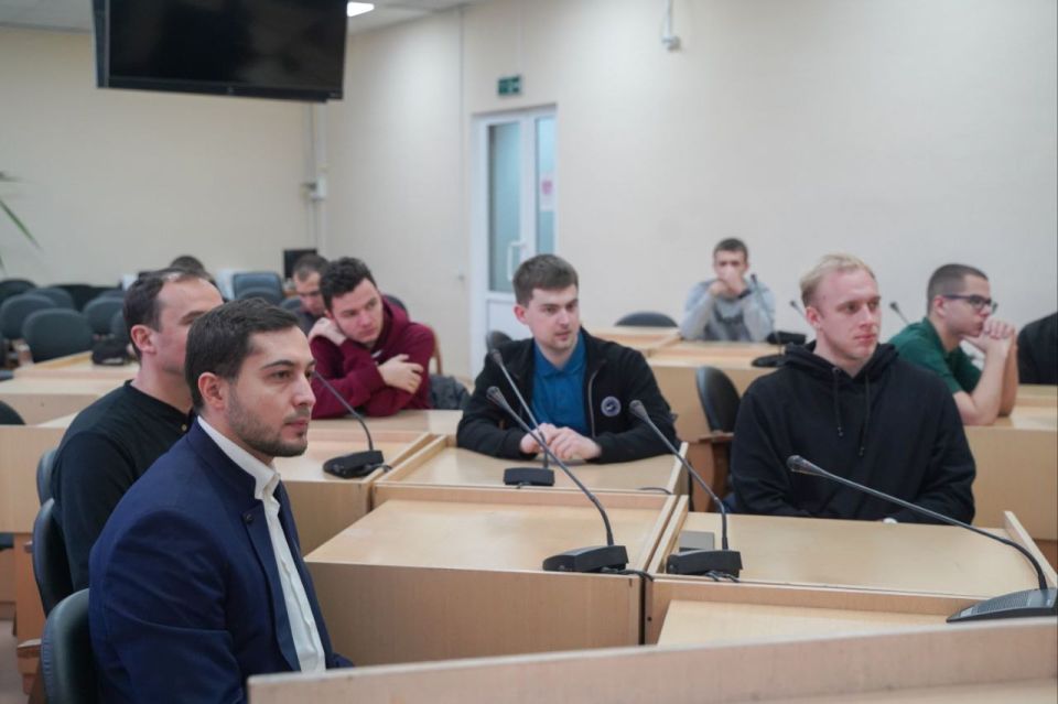 В Министерстве промышленности и торговли Республики Крым состоялась встреча со студентами Крымского инженерно-педагогического университета им. Февзи Якубова, организованная в рамках всероссийской программы «ГосСтарт» В Министерстве промышленности и торговли Республики Крым состоялась встреча со студентами Крымского инженерно-педагогического университета им. Февзи Якубова, организованная в рамках всероссийской программы «ГосСтарт»