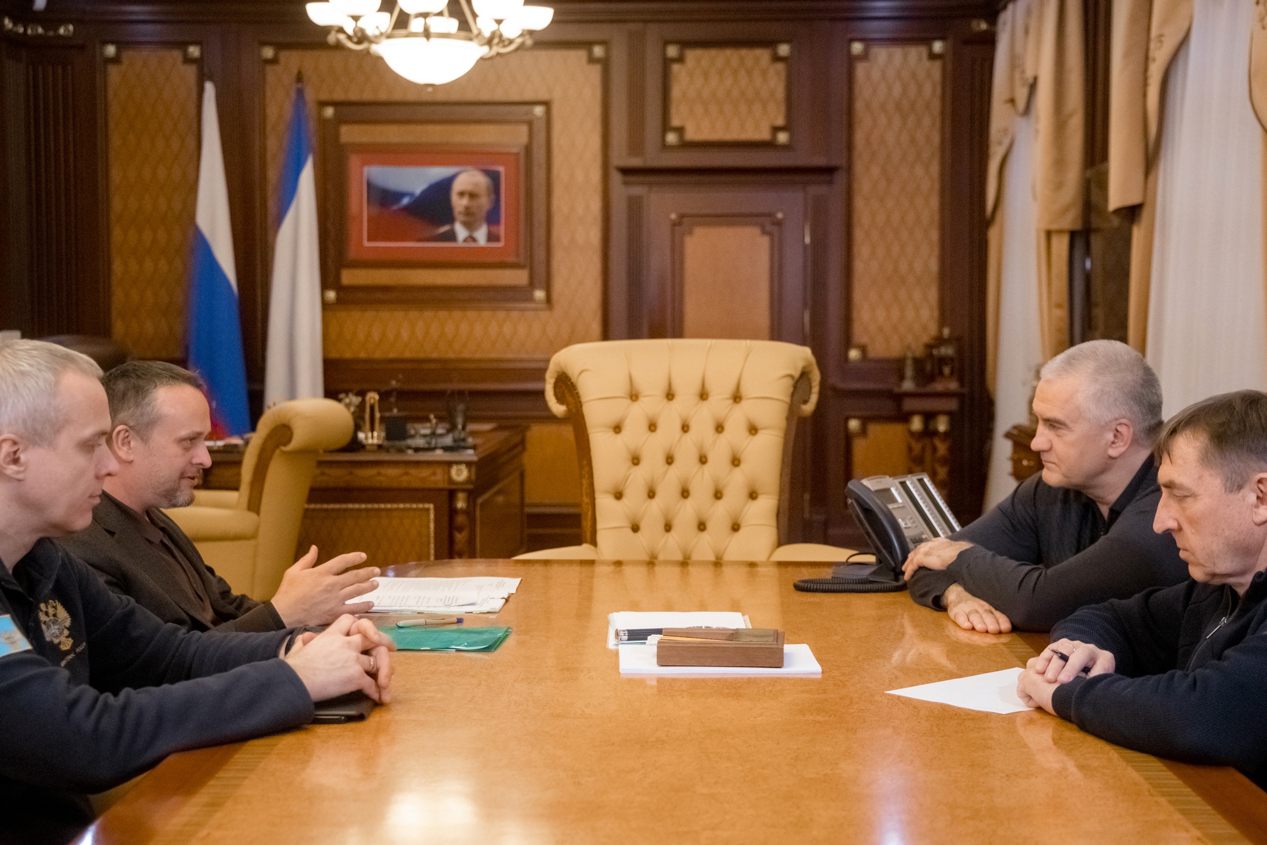 Сергей Аксёнов обсудил с Министром транспорта РФ Андреем Никитиным объем господдержки на ремонт региональных дорог в Крыму