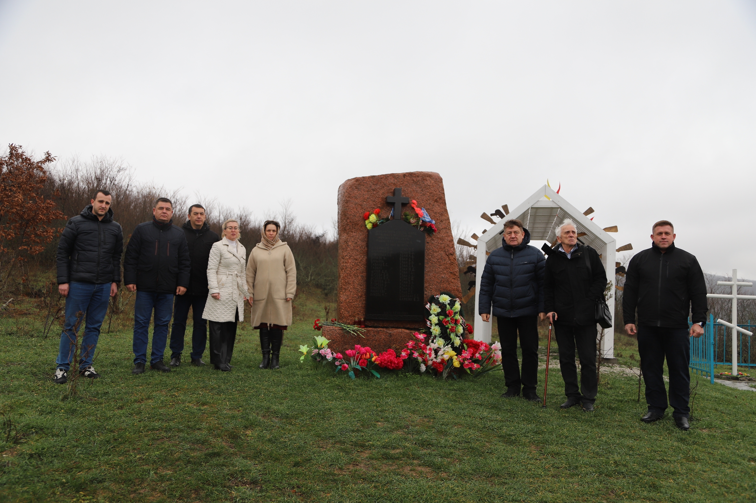 В Бахчисарайском районе почтили память жителей сожжённых и уничтоженных сел в годы нацистской оккупации Крыма В Бахчисарайском районе почтили память жителей сожжённых и уничтоженных сел в годы нацистской оккупации Крыма