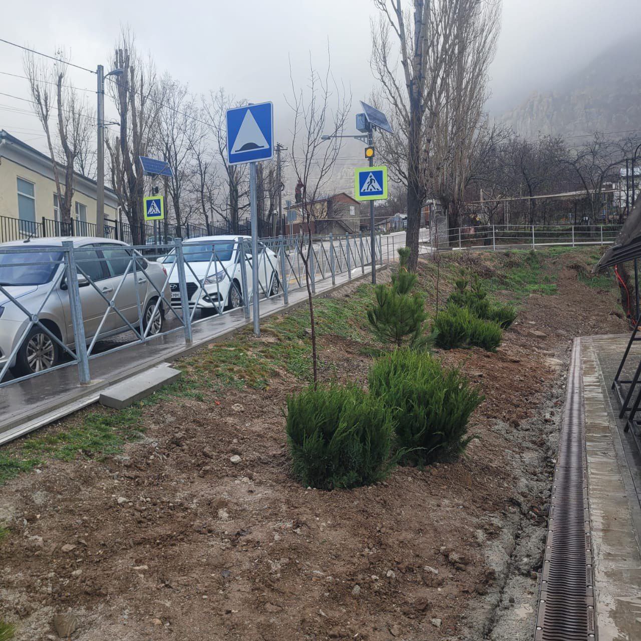 Галина Огнёва: Сегодня с рабочей поездкой посетила Партенит, Лучистое и Нижнюю Кутузовку, где оценила ход работ по благоустройству общественных пространств Галина Огнёва: Сегодня с рабочей поездкой посетила Партенит, Лучистое и Нижнюю Кутузовку, где оценила ход работ по благоустройству общественных пространств