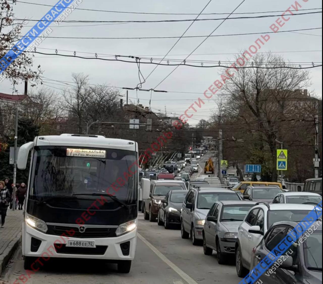 Севастопольцы потратили более часа в пробке на Корабельной стороне