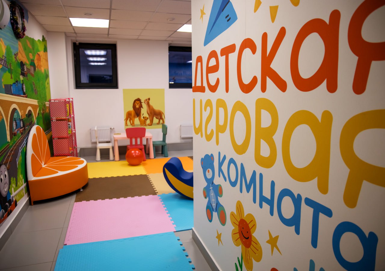 Андрей Никитин ознакомился с модернизацией вокзала и порта Мариуполя Андрей Никитин ознакомился с модернизацией вокзала и порта Мариуполя