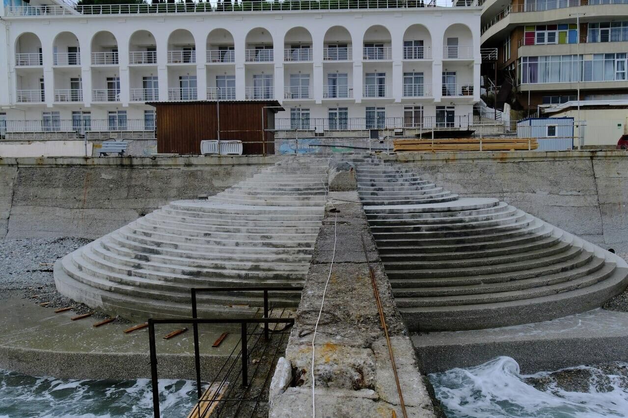 Когда в Ялте восстановят берегоукрепительные сооружения после шторма века Когда в Ялте восстановят берегоукрепительные сооружения после шторма века