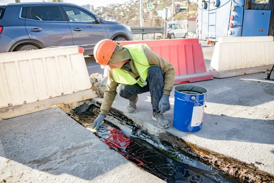 Дорожники должны внепланово укрепить конструкцию Днепровского моста 18 декабря Дорожники должны внепланово укрепить конструкцию Днепровского моста 18 декабря