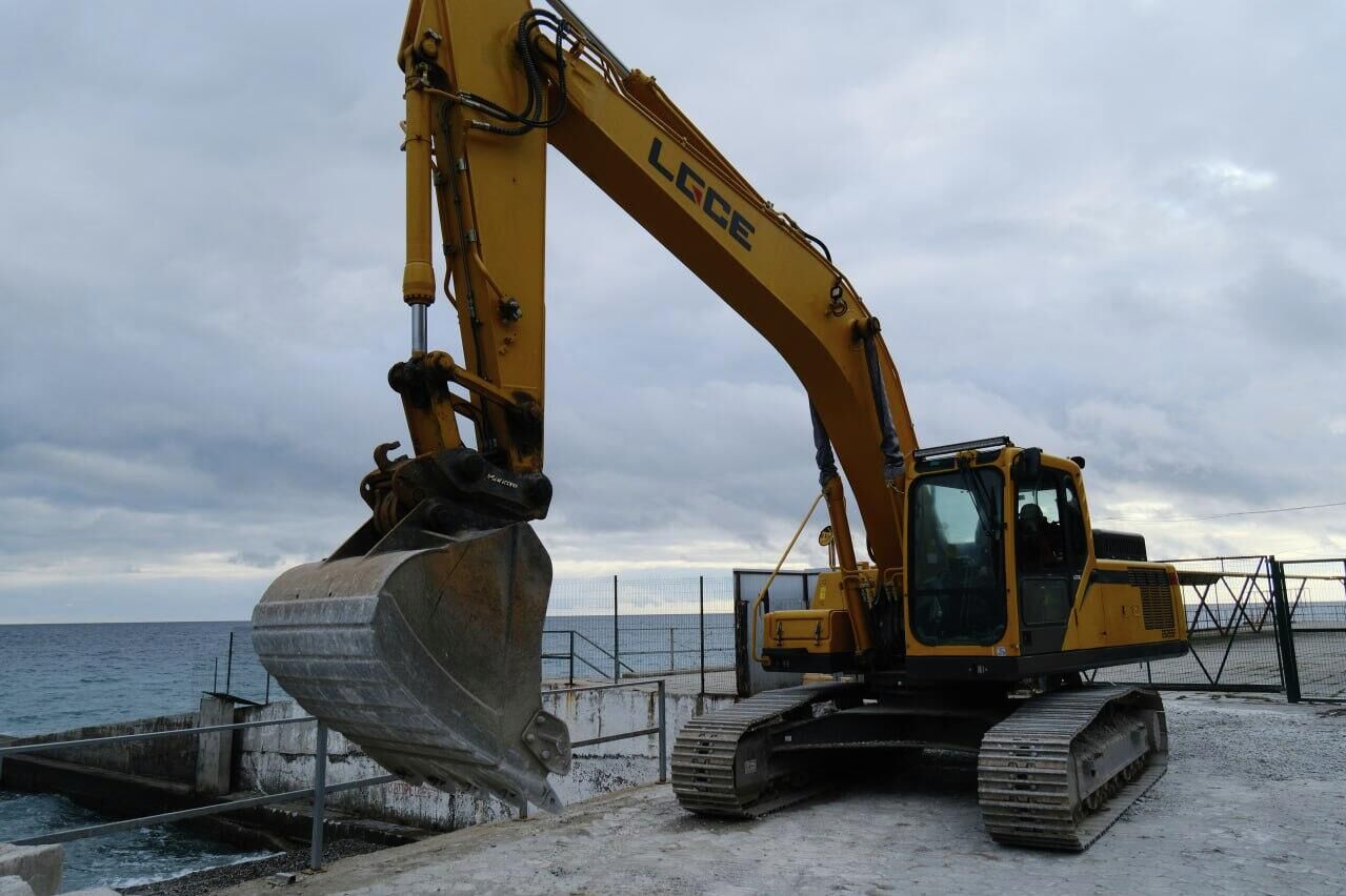 Когда в Ялте восстановят берегоукрепительные сооружения после шторма века Когда в Ялте восстановят берегоукрепительные сооружения после шторма века