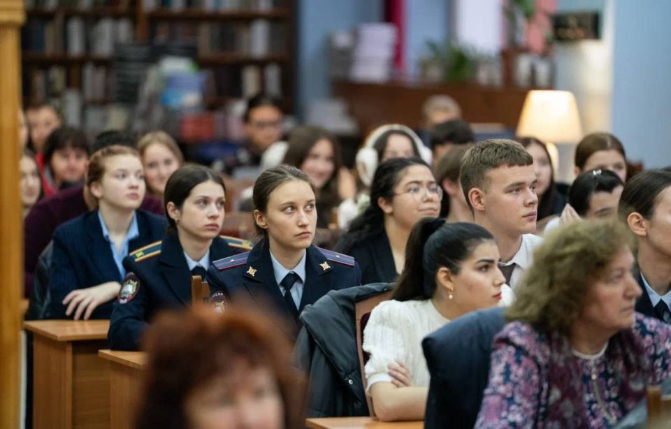 Церемония награждения победителей и участников студенческого конкурса эссе «Россия — наш общий дом» прошла на базе Крымского федерального университета им. В. И. Вернадского Церемония награждения победителей и участников студенческого конкурса эссе «Россия — наш общий дом» прошла на базе Крымского федерального университета им. В. И. Вернадского