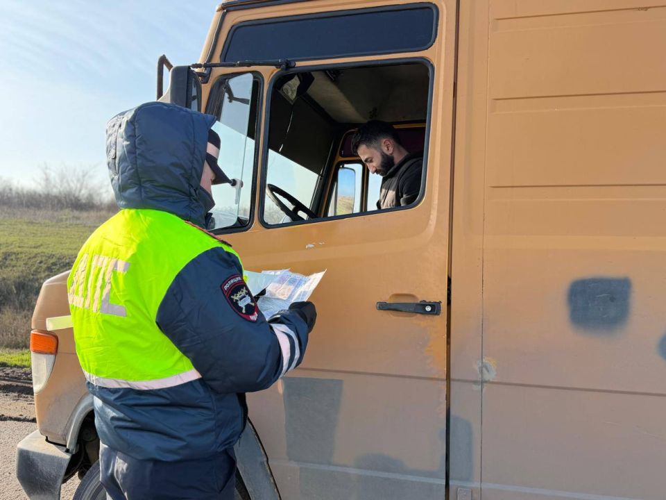 Зимняя профилактическая акция: «Зимняя дорога без ДТП» Зимняя профилактическая акция: «Зимняя дорога без ДТП»