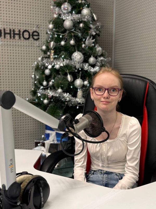«Радио Крым» исполнило мечту 16-летней крымчанки Елены, которая мечтала побывать в роли журналиста «Радио Крым» исполнило мечту 16-летней крымчанки Елены, которая мечтала побывать в роли журналиста
