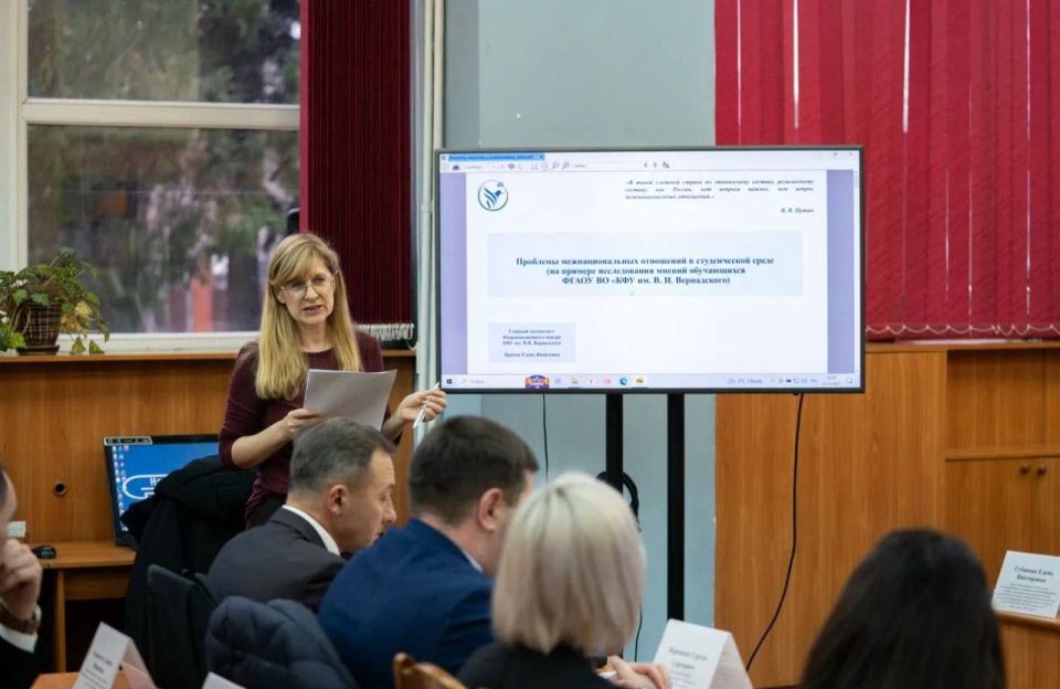 Церемония награждения победителей и участников студенческого конкурса эссе «Россия — наш общий дом» прошла на базе Крымского федерального университета им. В. И. Вернадского Церемония награждения победителей и участников студенческого конкурса эссе «Россия — наш общий дом» прошла на базе Крымского федерального университета им. В. И. Вернадского