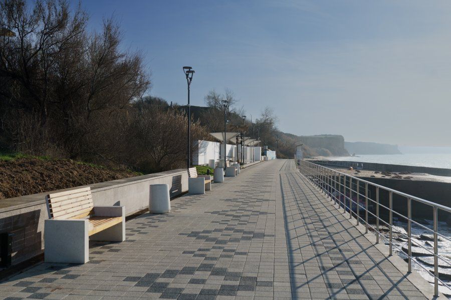 В Севастополе завершили благоустройство набережной в Андреевке