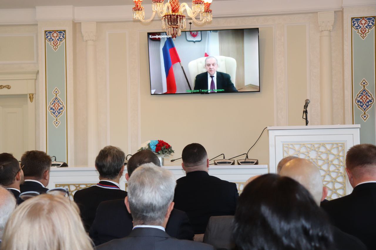 В Республике Крым состоялся международный «круглый стол» по вопросам развития связей крымских татар с соотечественниками за рубежом В Республике Крым состоялся международный «круглый стол» по вопросам развития связей крымских татар с соотечественниками за рубежом