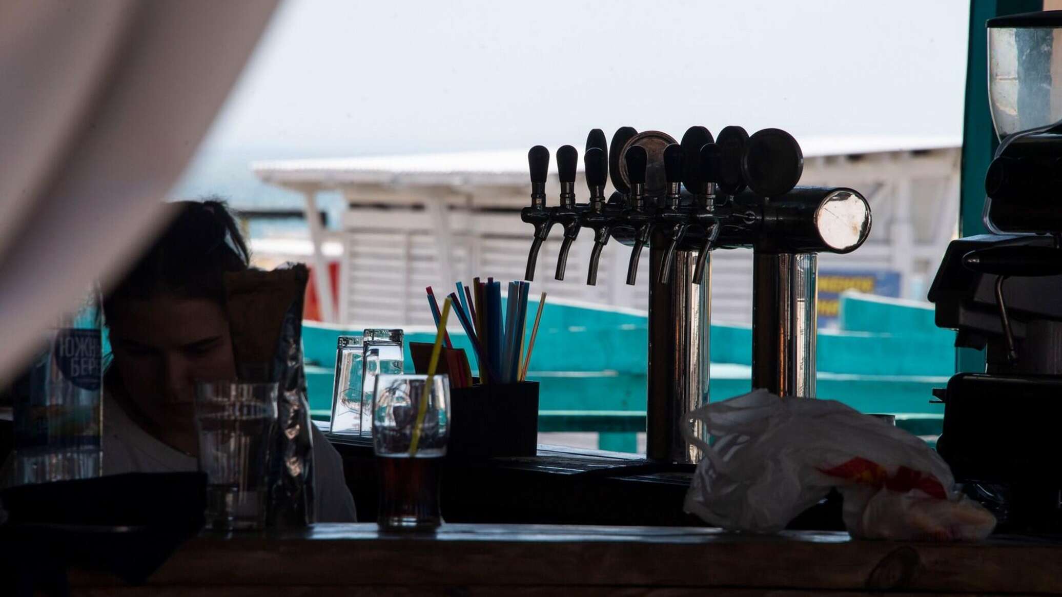 Налоговики Крыма выявили сотни нарушений в курортной сфере за лето