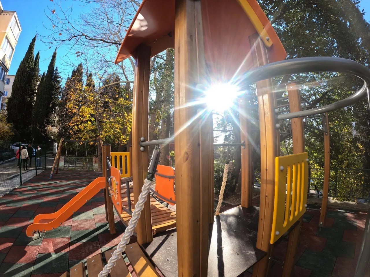 В этом году на ЮБК появится 36 новых детских площадок