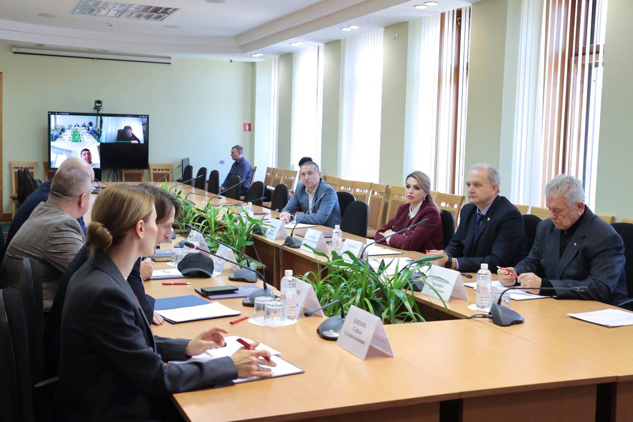 Анастасия Гридчина: Приняла участие в заседании Комитета Государственного Совета Республики Крым по курортам и туризму под председательством Романа Тихончука Анастасия Гридчина: Приняла участие в заседании Комитета Государственного Совета Республики Крым по курортам и туризму под председательством Романа Тихончука