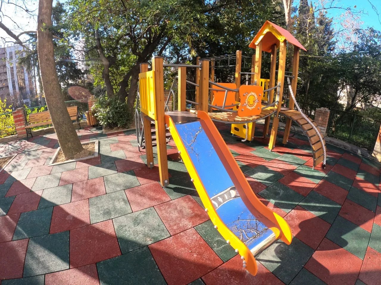 В этом году на ЮБК появится 36 новых детских площадок В этом году на ЮБК появится 36 новых детских площадок