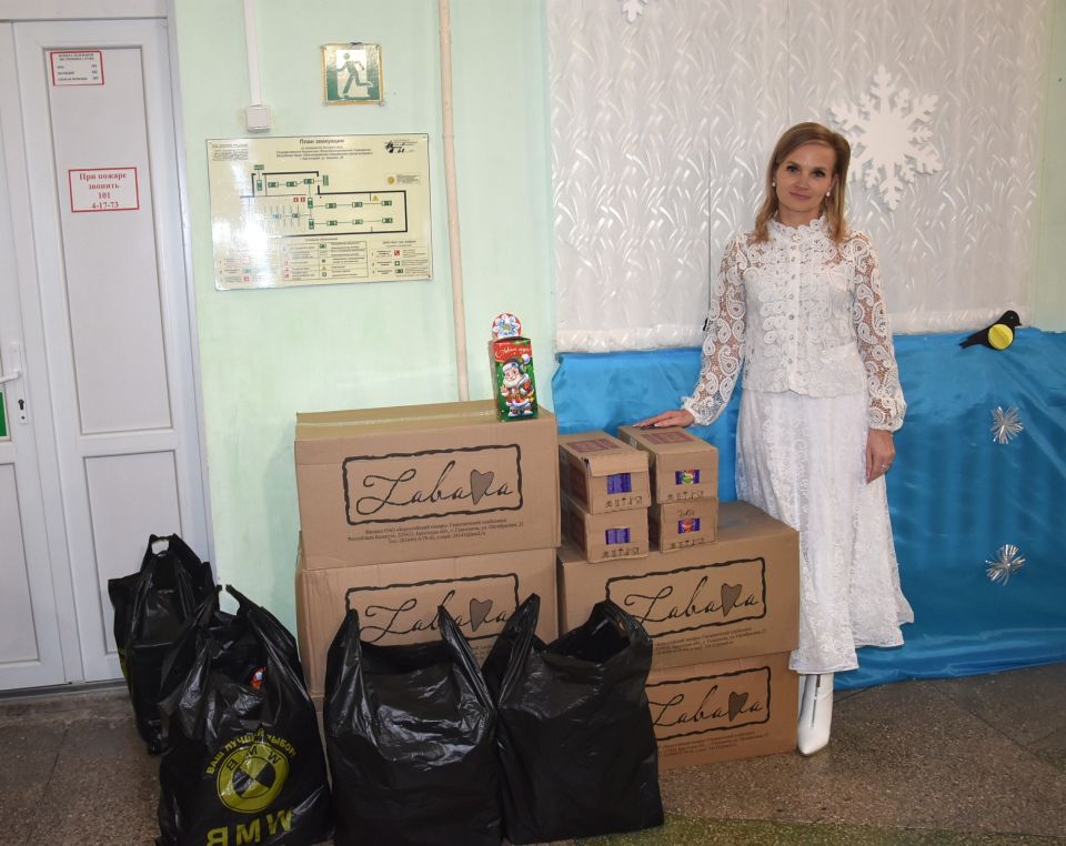 Визит в Бахчисарайскую специальную школу-интернат – добрая традиция в День Святителя Николая Чудотворца Визит в Бахчисарайскую специальную школу-интернат – добрая традиция в День Святителя Николая Чудотворца