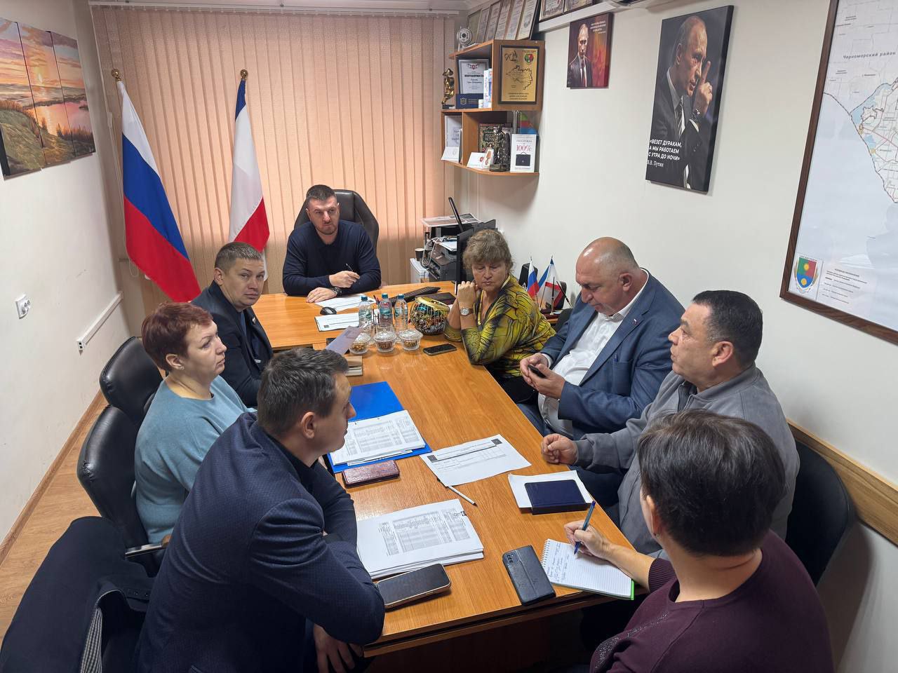 Заместитель главы администрации Сакского района Сергей Кирьянов провел рабочее совещание, в котором приняли участие главы сельских поселений района, а также руководство предприятий ООО «Трасса» и ГУП РК «Крымтроллейбус»... Заместитель главы администрации Сакского района Сергей Кирьянов провел рабочее совещание, в котором приняли участие главы сельских поселений района, а также руководство предприятий ООО «Трасса» и ГУП РК «Крымтроллейбус»...