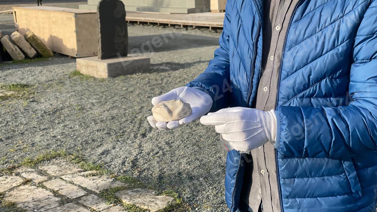 Два артефакта обнаружили в Свято-Владимирском соборе во время раскопок на территории музея-заповедника «Херсонес Таврический» Два артефакта обнаружили в Свято-Владимирском соборе во время раскопок на территории музея-заповедника «Херсонес Таврический»