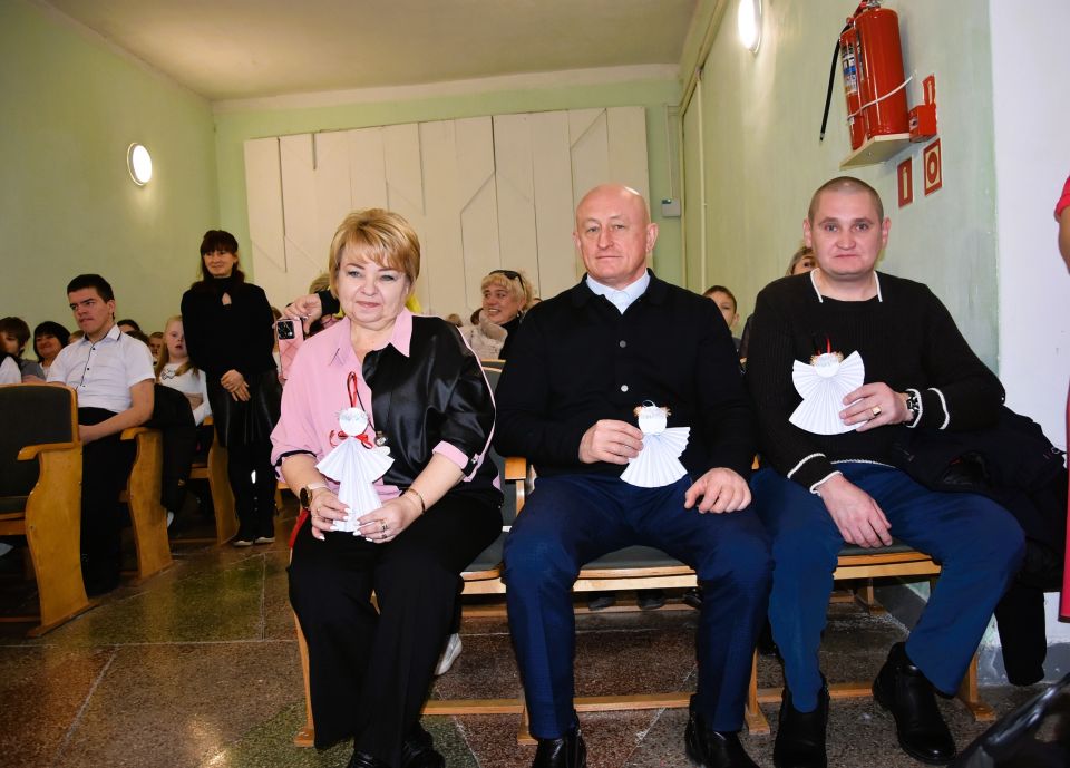 Визит в Бахчисарайскую специальную школу-интернат – добрая традиция в День Святителя Николая Чудотворца Визит в Бахчисарайскую специальную школу-интернат – добрая традиция в День Святителя Николая Чудотворца